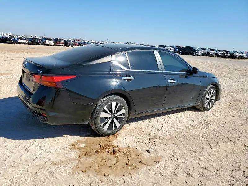 2021 NISSAN ALTIMA SV  