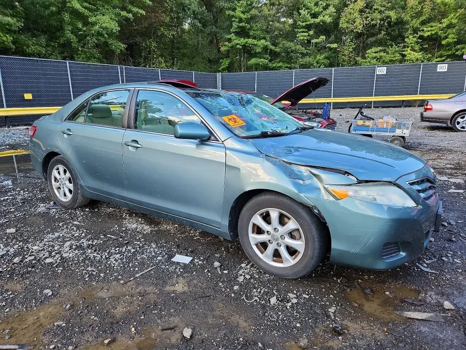 2011 TOYOTA CAMRY LE  