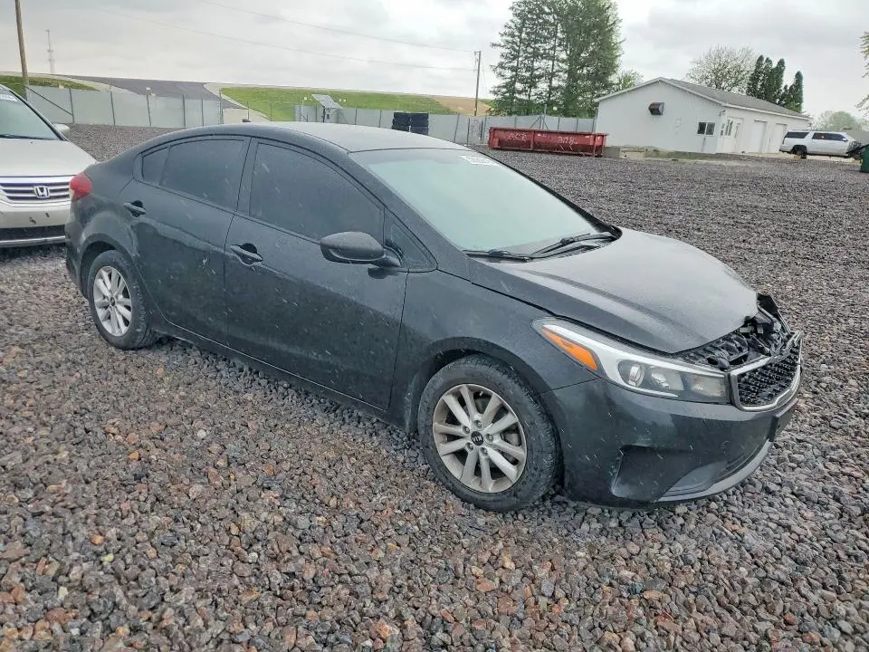 2017 KIA FORTE LX  