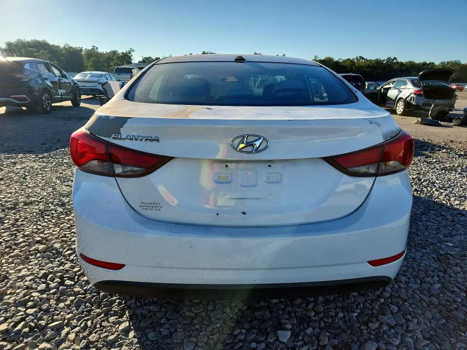 2016 HYUNDAI ELANTRA SE  
