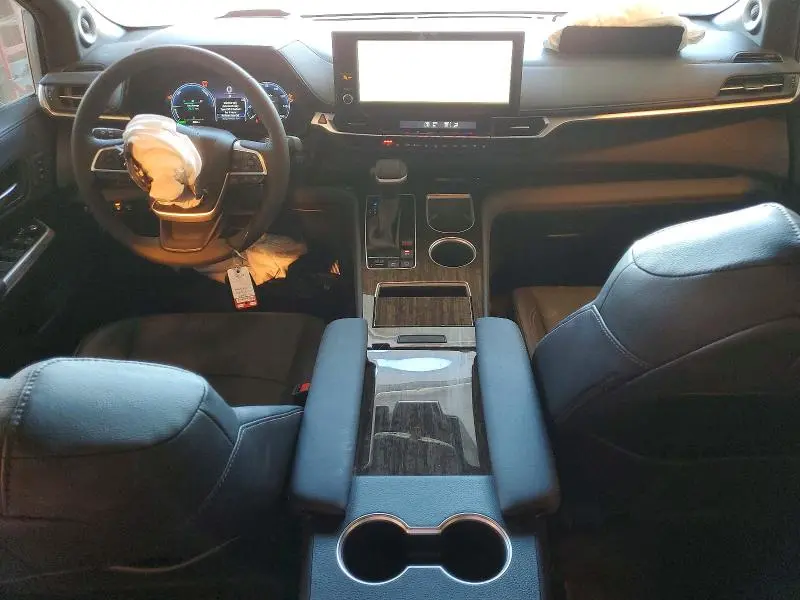 2025 TOYOTA SIENNA LIMITED  