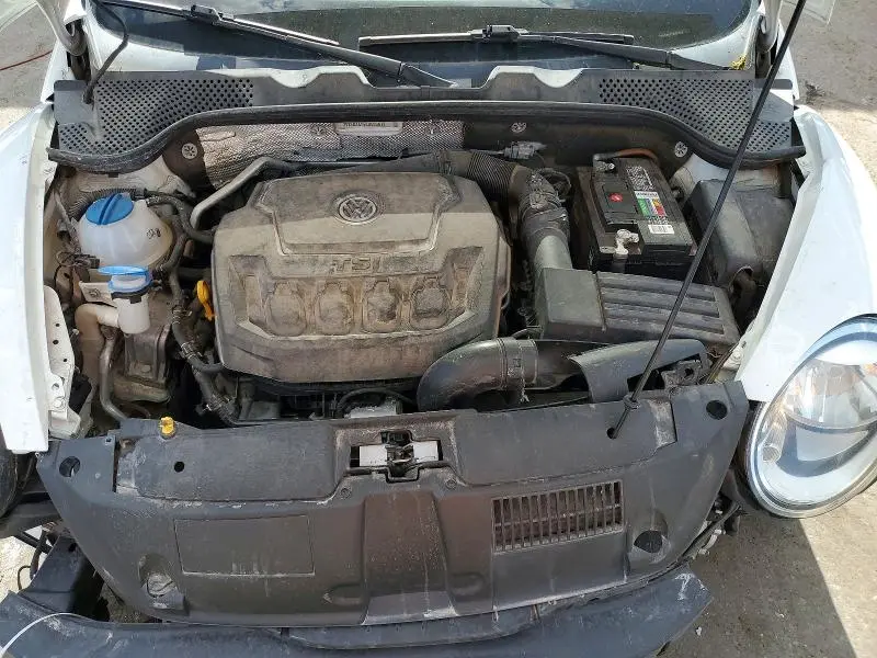2019 VOLKSWAGEN BEETLE S  