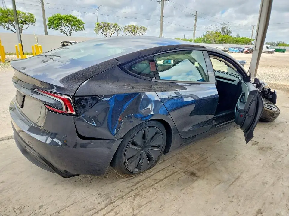2025 TESLA MODEL 3   
