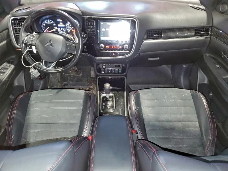 2020 MITSUBISHI OUTLANDER SE  