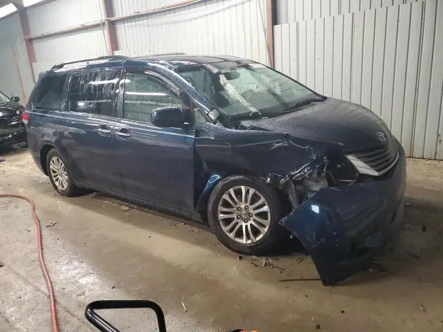 2011 TOYOTA SIENNA XLE  