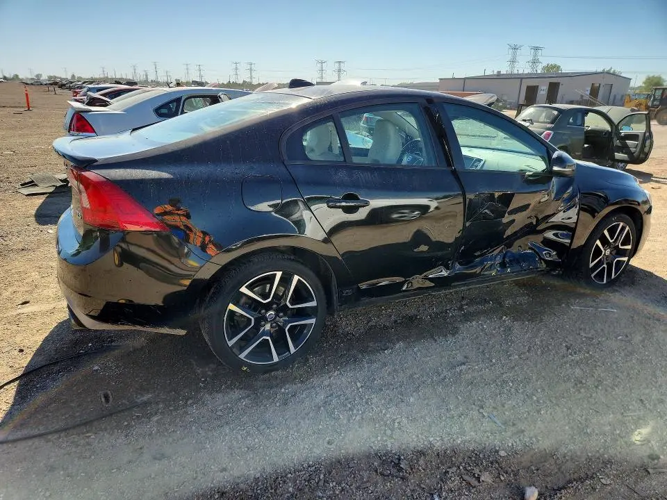 2017 VOLVO S60   