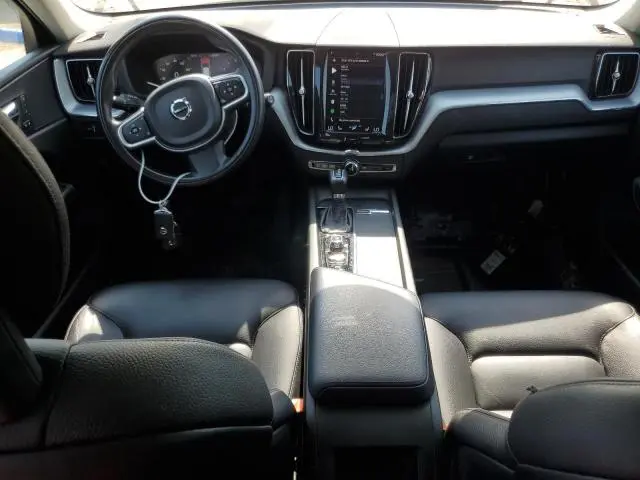 2018 VOLVO XC60 T5 MOMENTUM  