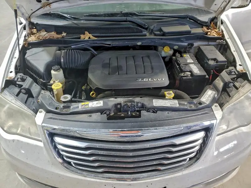2013 CHRYSLER TOWN & COUNTRY TOURING L  