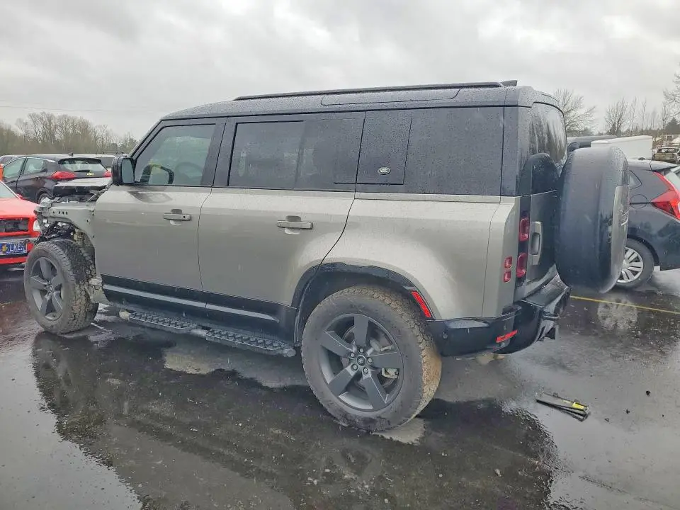 2024 LAND ROVER DEFENDER 110 X-DYNAMIC SE  