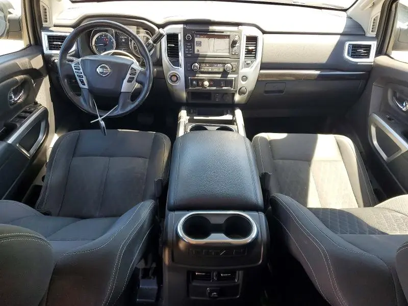 2018 NISSAN TITAN SV  