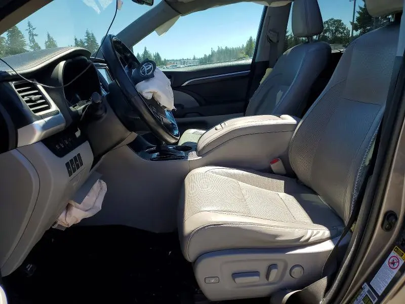 2016 TOYOTA HIGHLANDER LIMITED PLATINUM  