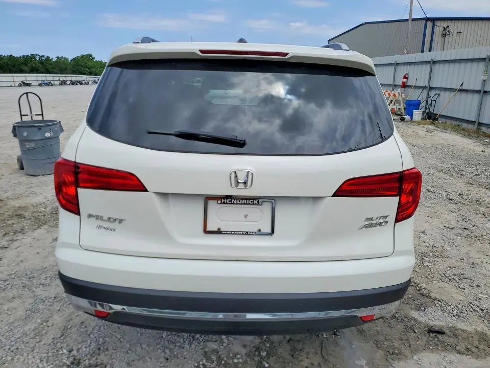 2018 HONDA PILOT ELITE  