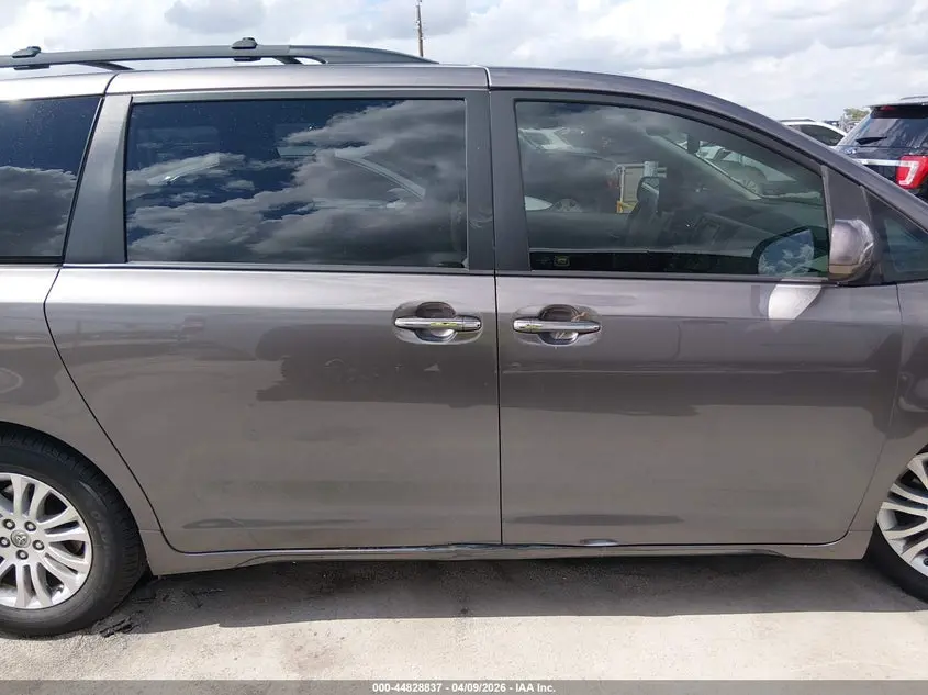 2014 TOYOTA SIENNA XLE V6 8 PASSENGER