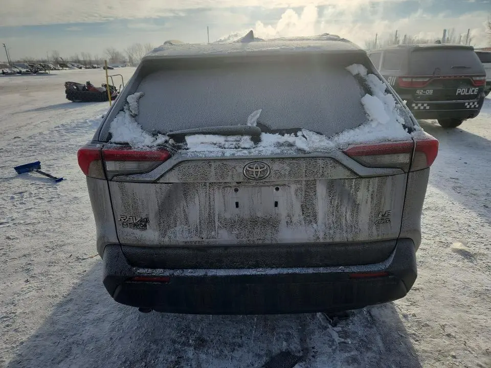 2021 TOYOTA RAV4 LE  