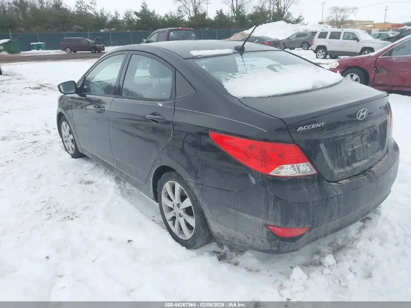 2013 HYUNDAI ACCENT GLS