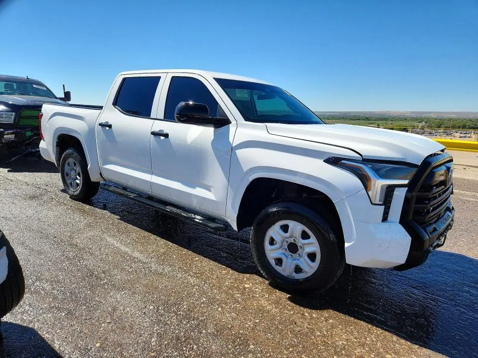 2023 TOYOTA TUNDRA SR  