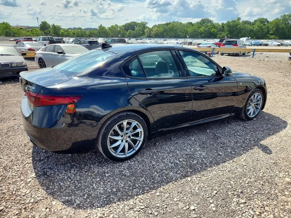 2022 ALFA ROMEO GIULIA SUPER  