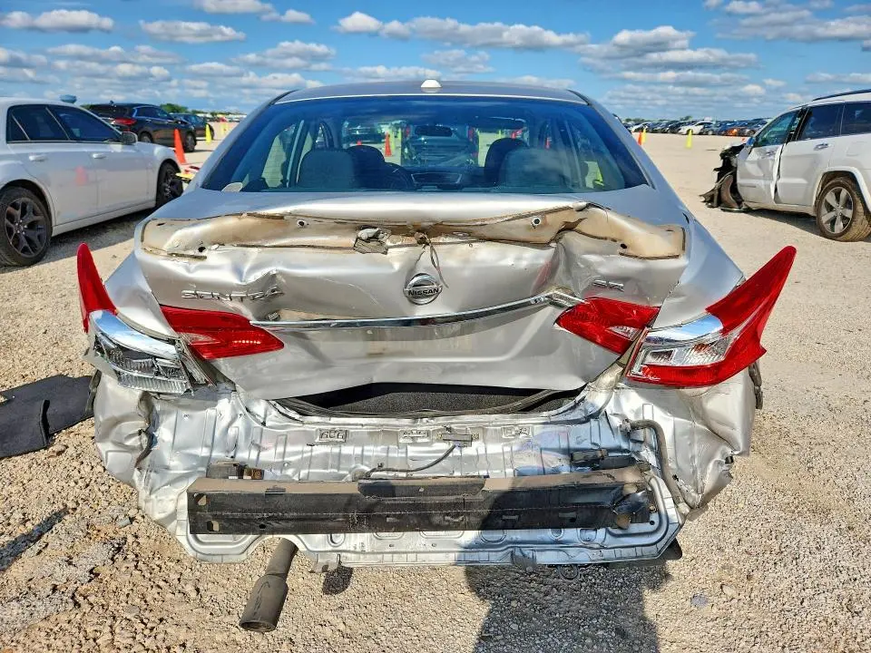 2016 NISSAN SENTRA SR  
