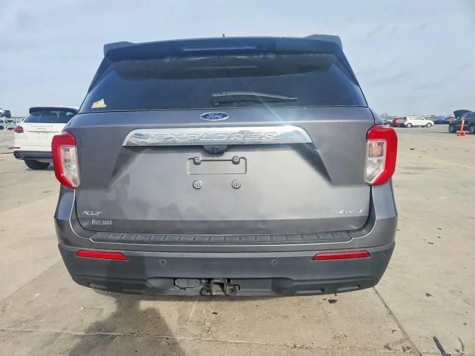 2021 FORD EXPLORER XLT  