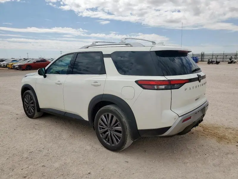 2023 NISSAN PATHFINDER SL  