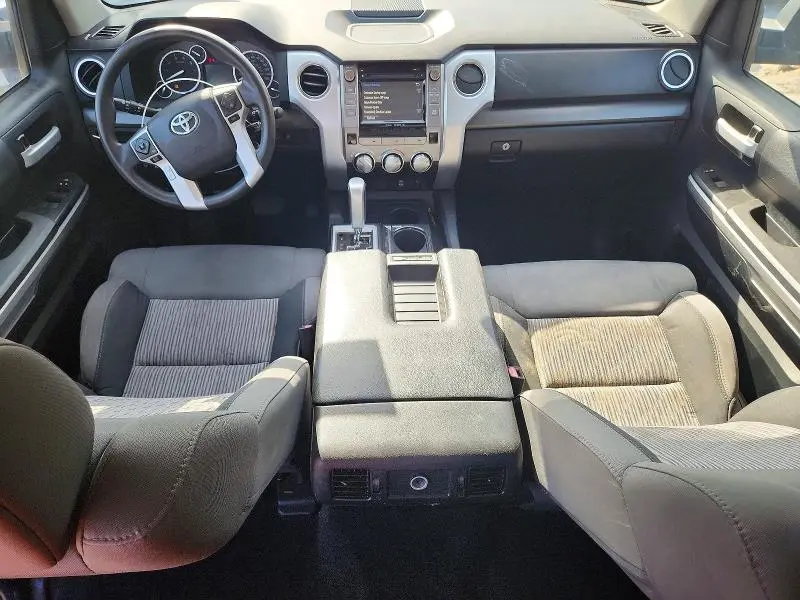 2017 TOYOTA TUNDRA CREWMAX SR5  