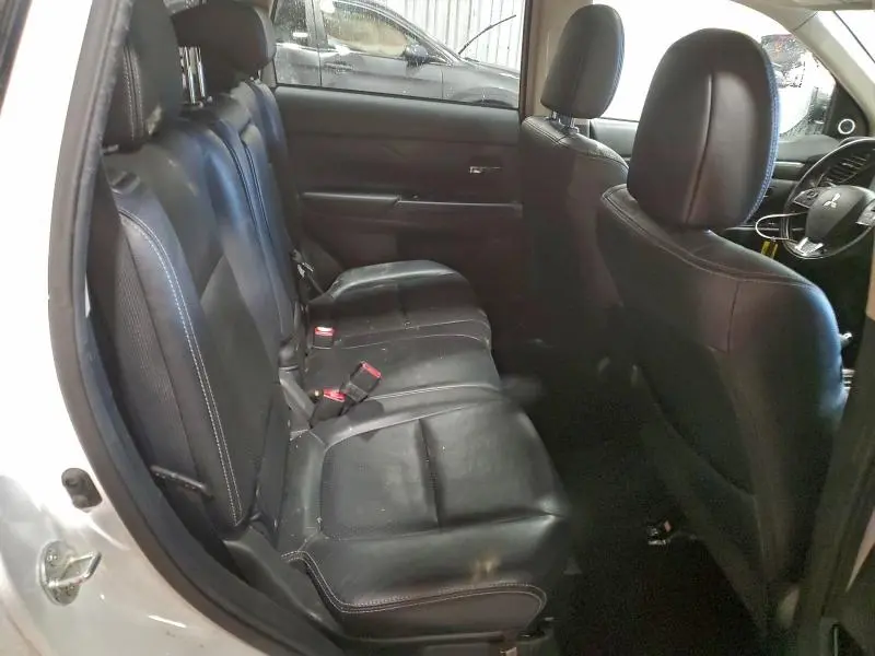 2016 MITSUBISHI OUTLANDER SE  