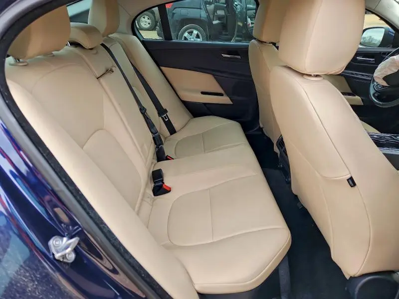 2017 JAGUAR XE PREMIUM  