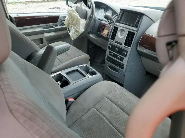 2010 CHRYSLER TOWN & COUNTRY TOURING  