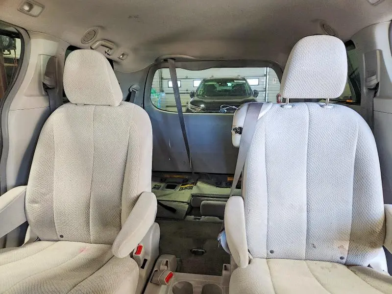 2011 TOYOTA SIENNA LE  