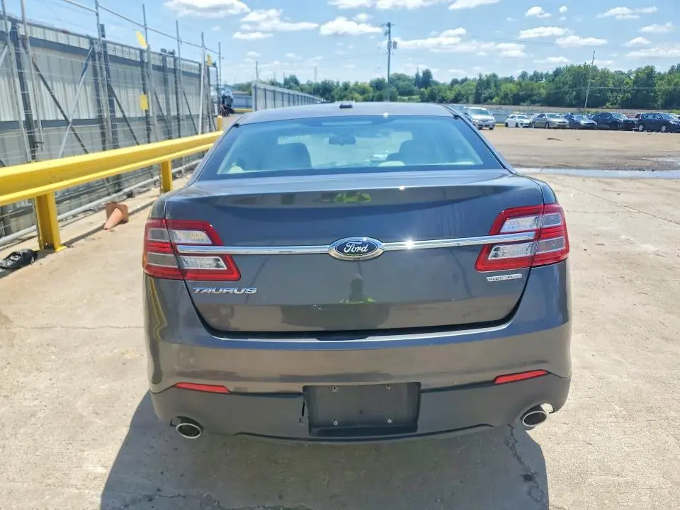 2016 FORD TAURUS SE  