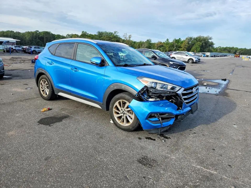 2017 HYUNDAI TUCSON SE PLUS  
