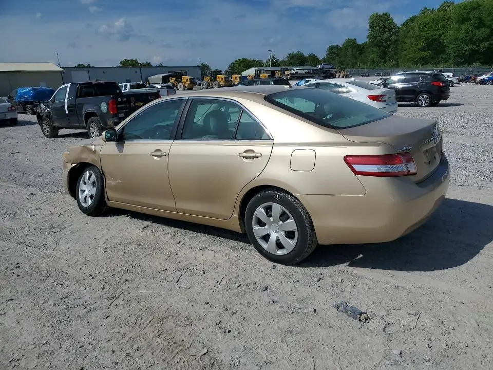 2010 TOYOTA CAMRY LE  
