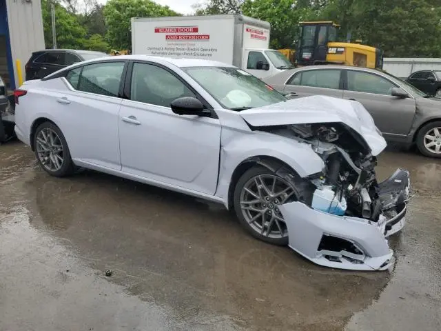 2024 NISSAN ALTIMA SR  