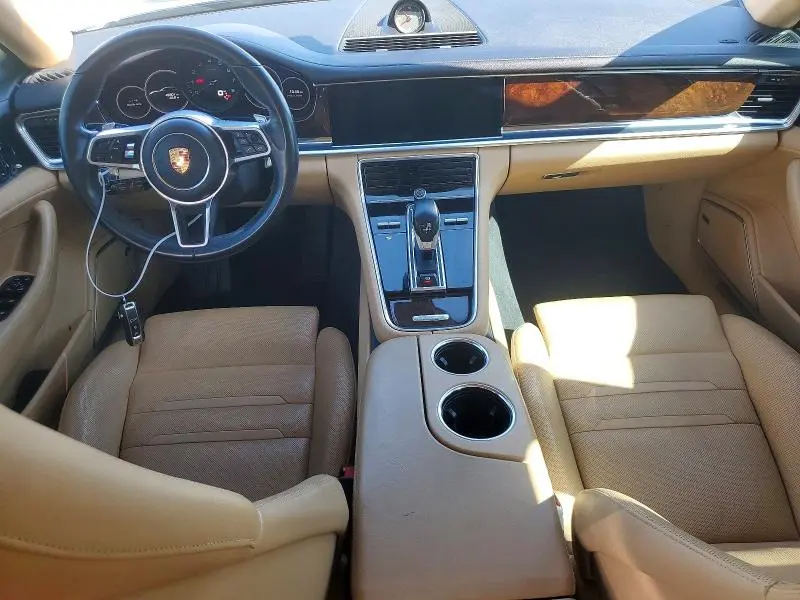 2018 PORSCHE PANAMERA 4  