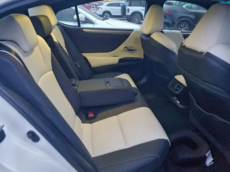 2022 LEXUS ES 300H BASE  