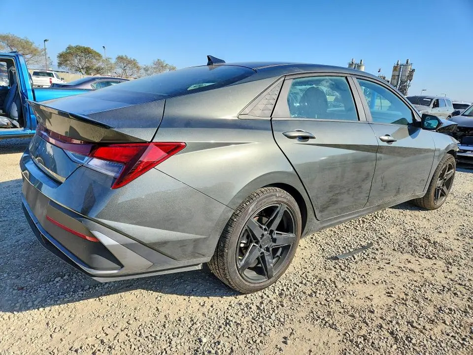 2025 HYUNDAI ELANTRA SEL SPORT  