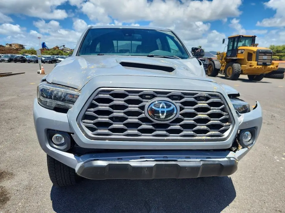 2021 TOYOTA TACOMA SR5 V6  