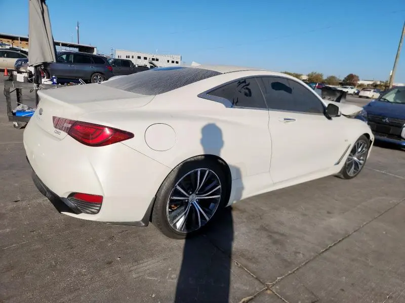 2018 INFINITI Q60 LUXE 300  