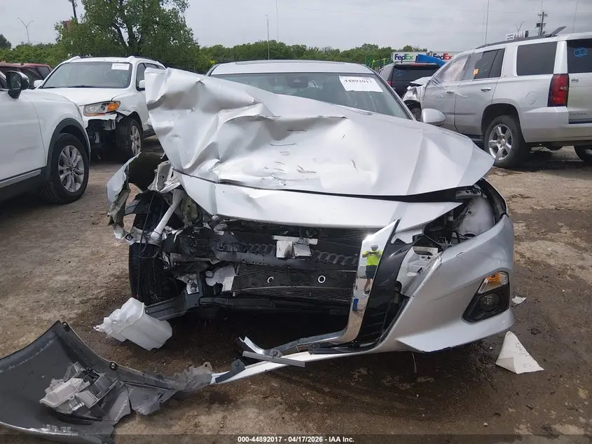2022 NISSAN ALTIMA SL FWD