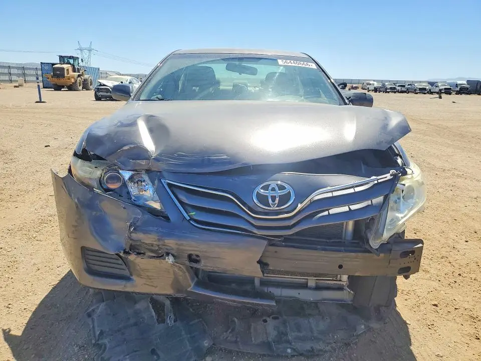 2011 TOYOTA CAMRY LE V6  