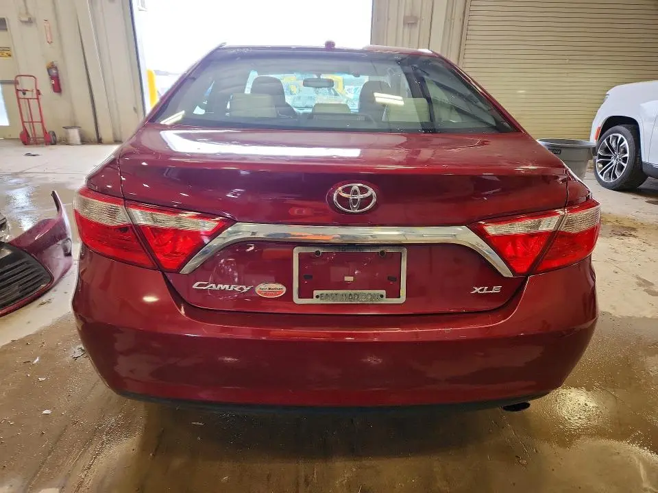 2016 TOYOTA CAMRY XLE  