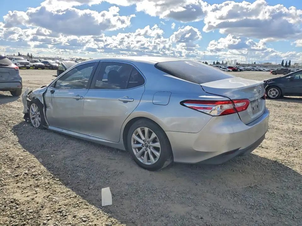 2018 TOYOTA CAMRY LE  