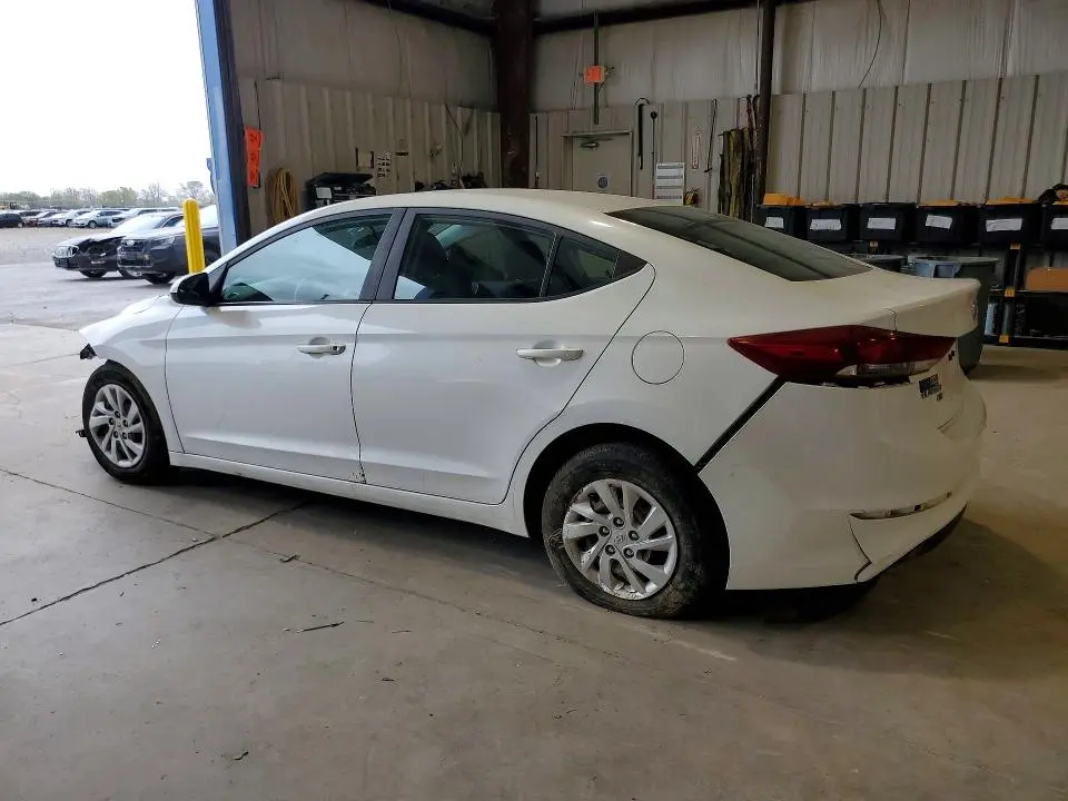 2018 HYUNDAI ELANTRA SE  