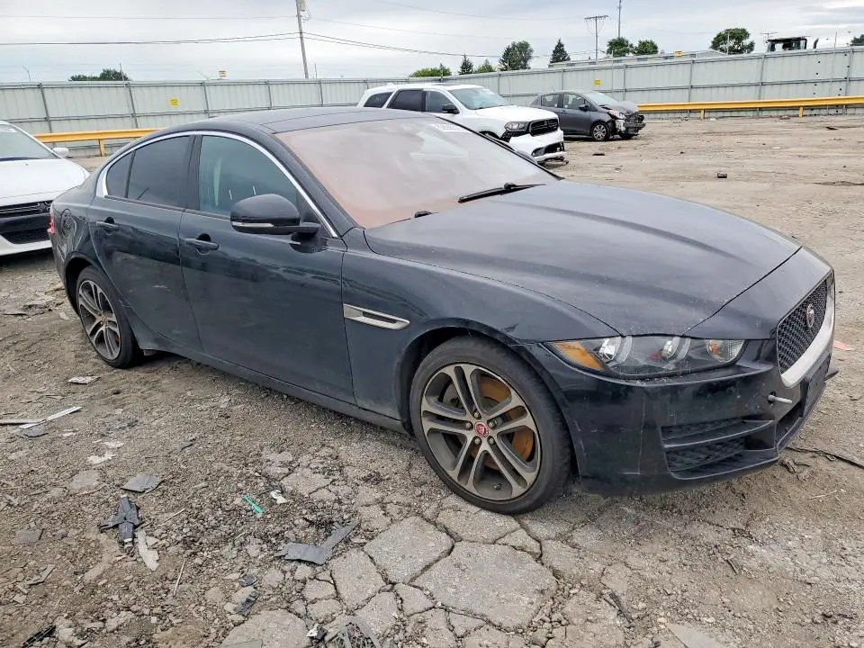 2017 JAGUAR XE PREMIUM  