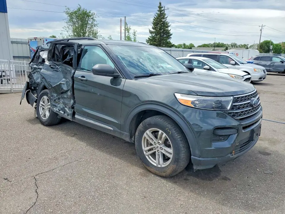2022 FORD EXPLORER XLT  