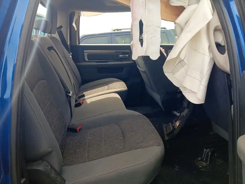 2016 RAM 1500 SLT  