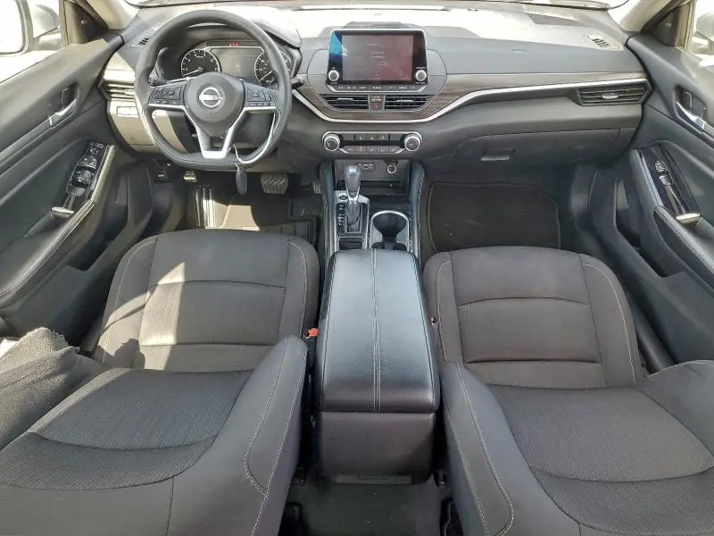 2023 NISSAN ALTIMA SV  