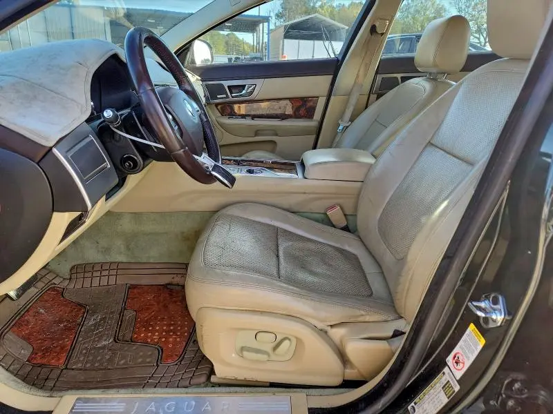 2010 JAGUAR XF PREMIUM  