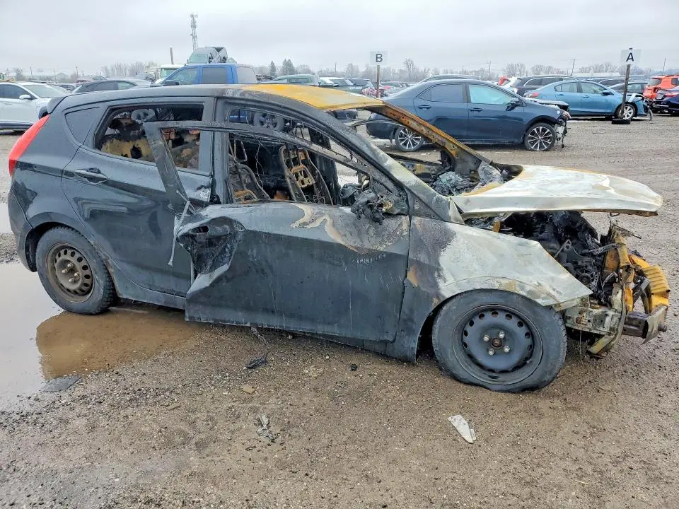 2013 HYUNDAI ACCENT GS  