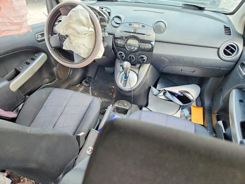 2013 MAZDA MAZDA2   